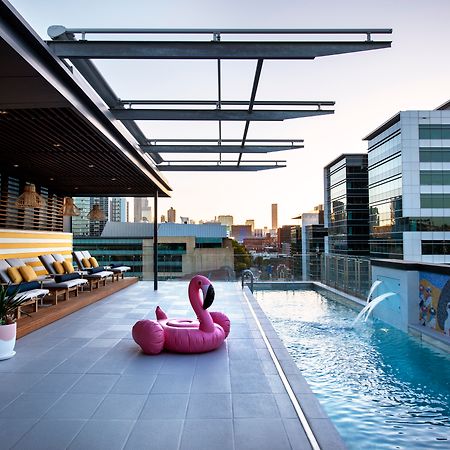 Ovolo The Valley Brisbane Eksteriør bilde Rooftop pool at the Hotel